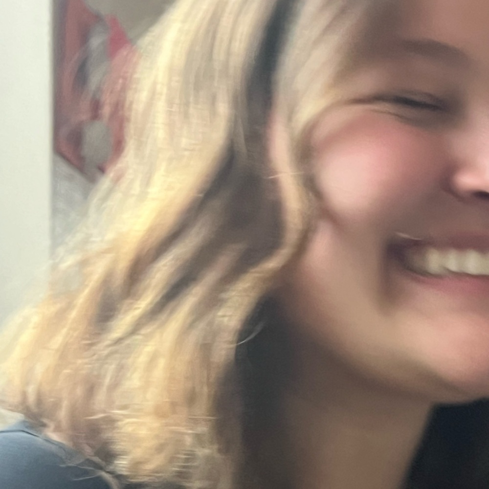 Meet your Posher, Chloe
